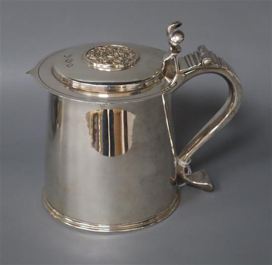 A modern 17th century style Limited Edition Treasure of Goldsmiths Hall silver tankard, Wakely & Wheeler, London, 1972, 17 oz.